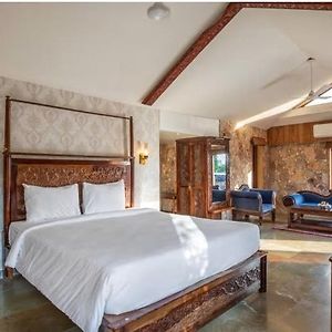 Suite 01 Double Bed
